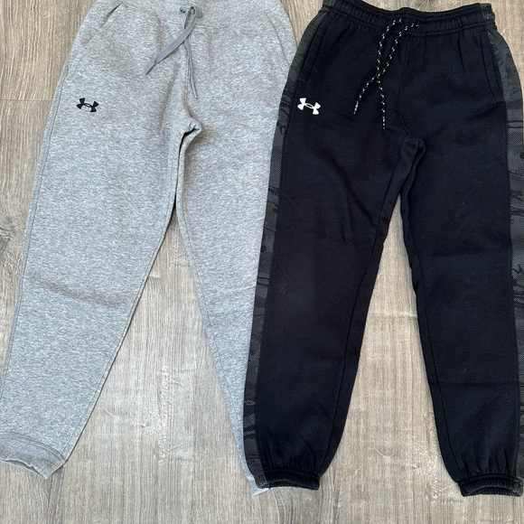 Under Armour youth medium sweatpants *LIKE NEW* - Picture 2 of 2
